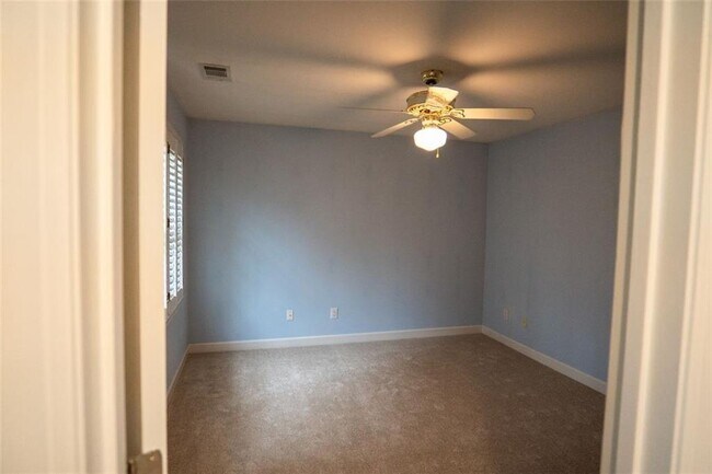 Building Photo - 3239 Mill Chase Cir SE