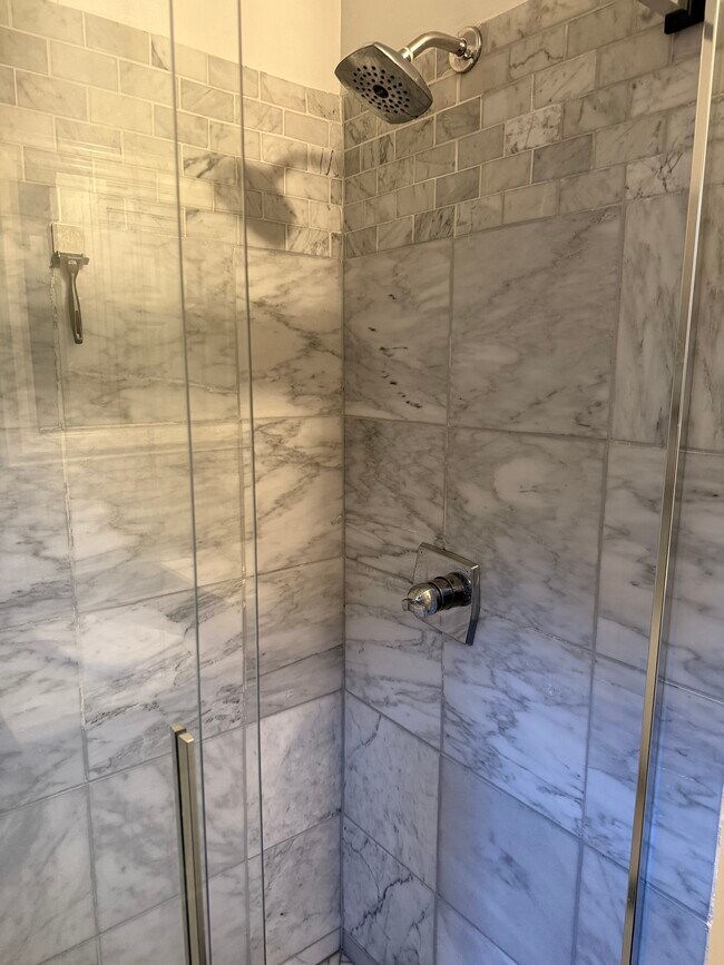 Building Photo - 39 Tina Cir