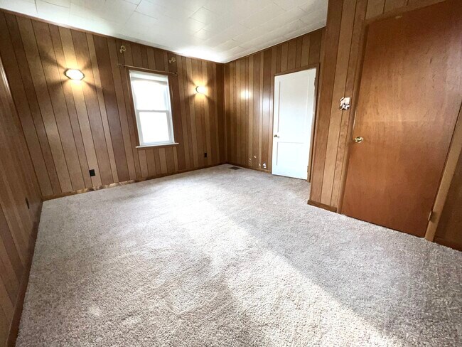 Building Photo - 1829 Osterlitz Ave