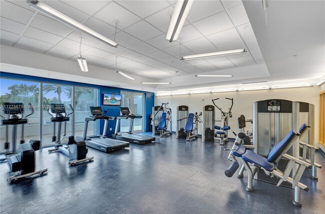 Amenities - 19400 Turnberry Way