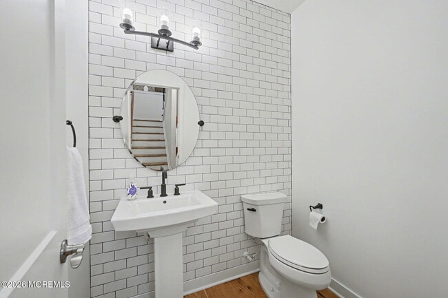 Building Photo - 25 Catherine St