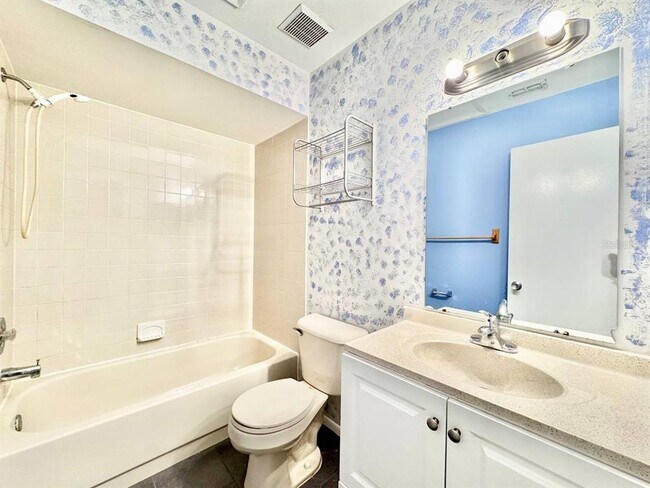 Building Photo - 5124 Gainesville Dr