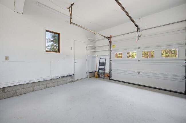 Building Photo - 20 B Freeman Drive Poquoson VA 23662