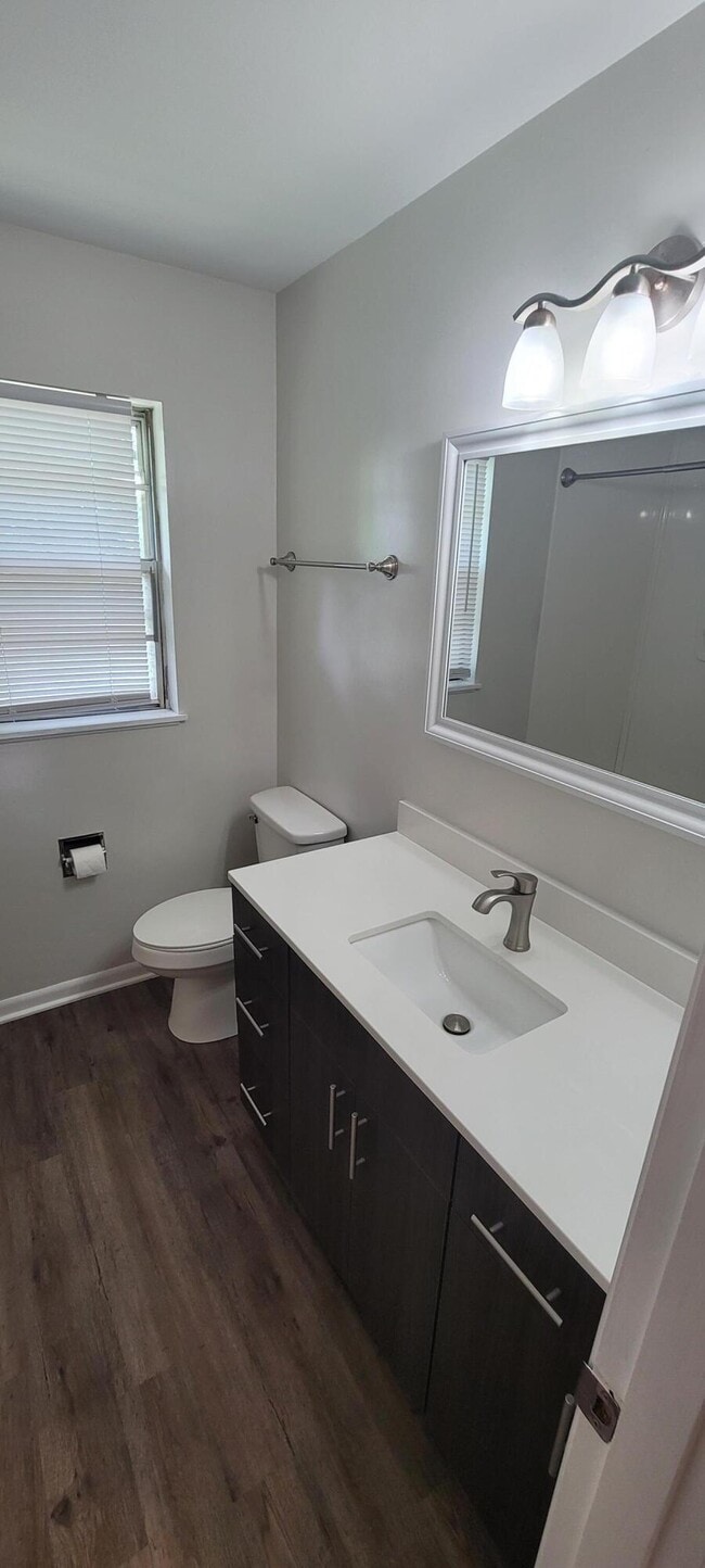 Building Photo - 405 Brewer Dr