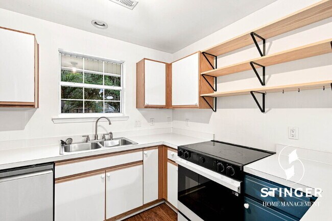 Building Photo - 54 Ardmore Ave