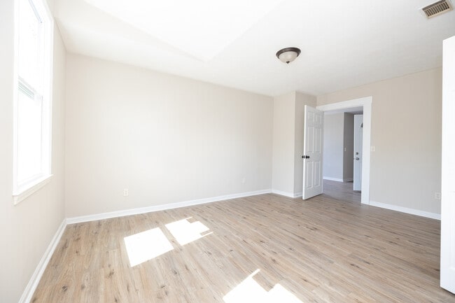 Building Photo - 1300 18th St