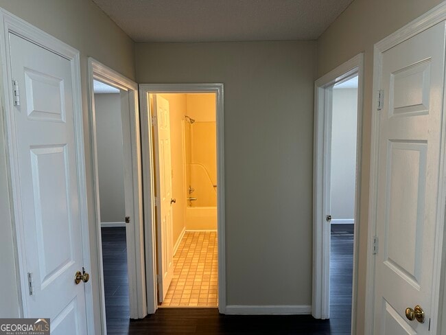 Building Photo - 214 Cypress Dr