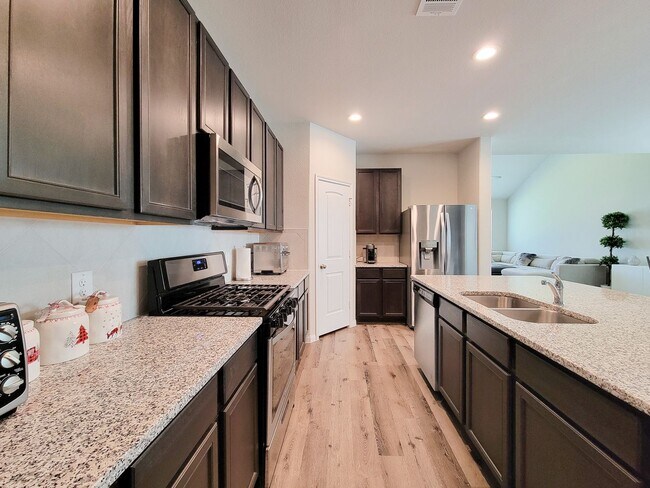 Building Photo - THIS THREE BED, FOUR BATH, CANAL FRONT HOM...