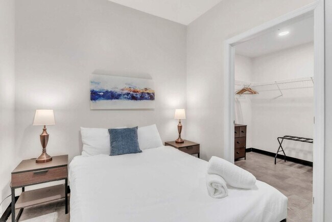 Building Photo - 800 Penn Ave