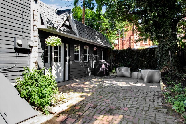 Building Photo - 51 N Pearl St