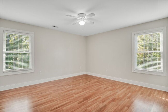 Building Photo - 5001 Dampier Ct