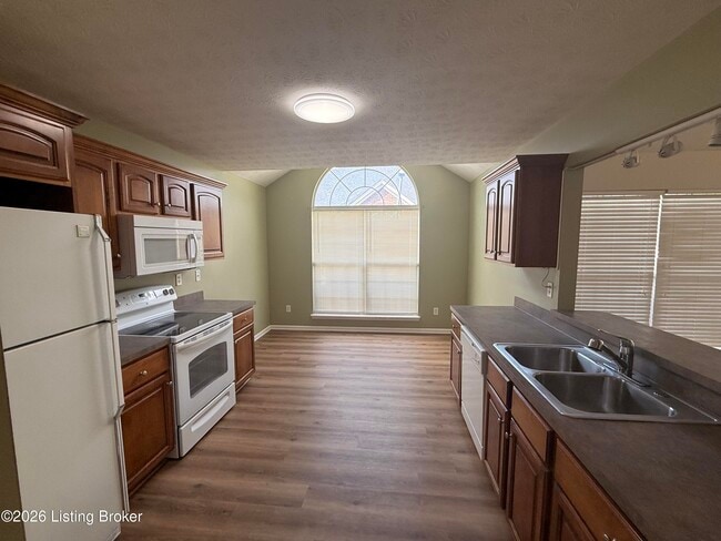 Building Photo - 405 Fledge Dr