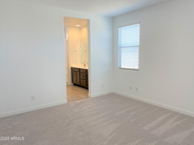 Building Photo - 8958 W Palo Verde Dr
