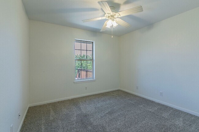 Building Photo - 3349 Eagle Point W Ave