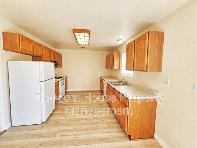 Building Photo - 1081 Marne Ct