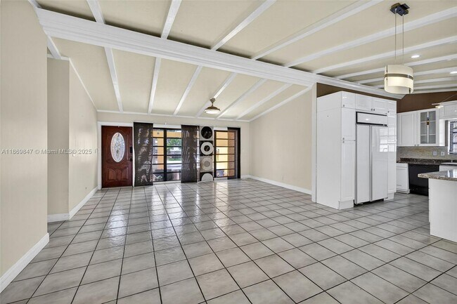 Building Photo - 2606 Gulfstream Ln
