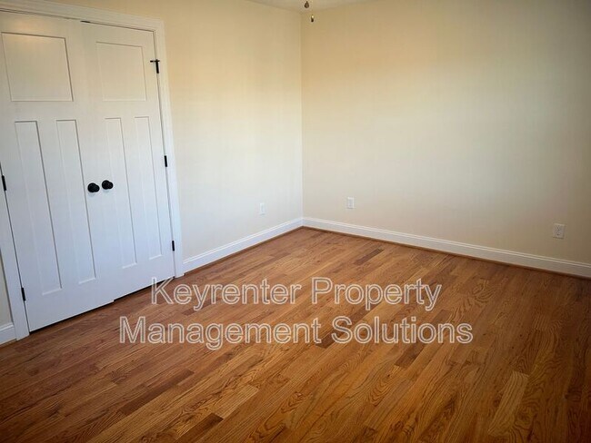 Building Photo - 18 Spring View Dr