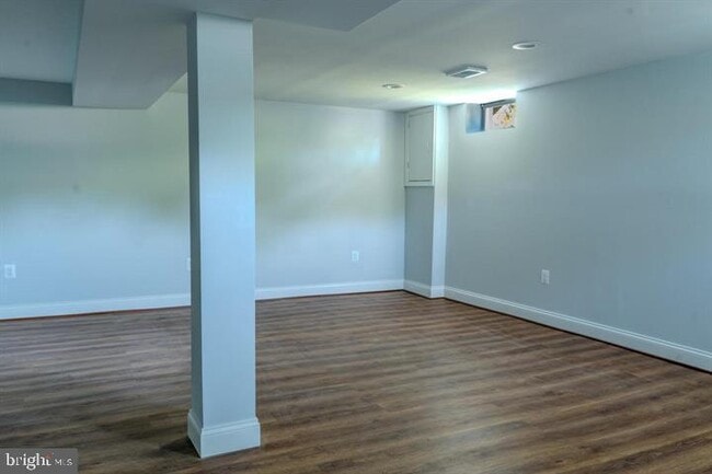 Building Photo - 1528 Matthewstown Rd
