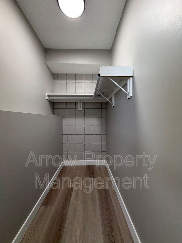 Building Photo - 877 N 26th St