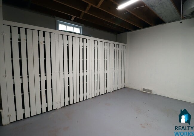 Building Photo - 3 Bedroom Home with Large Basement