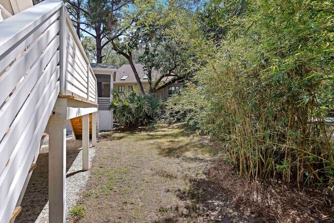Building Photo - 137 Sparrow Dr
