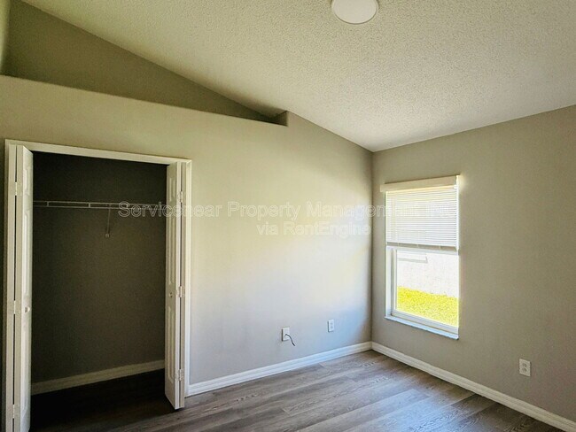 Building Photo - 2506 Oneida Loop