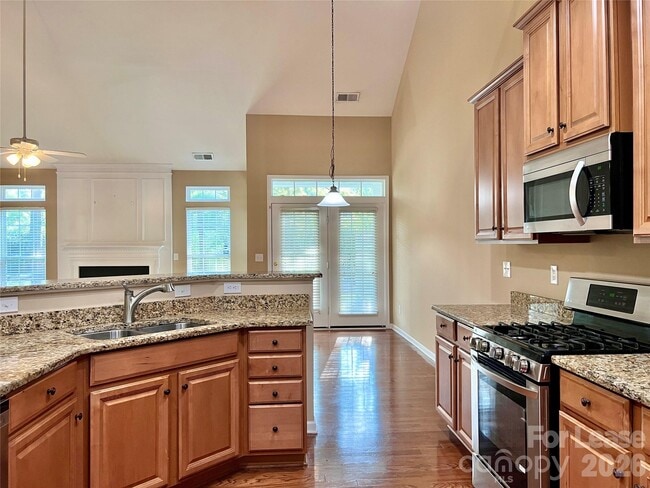 Building Photo - 10707 Fred Gutt Dr