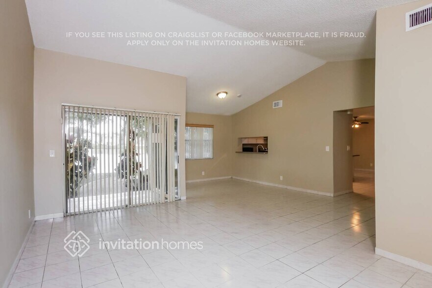 Building Photo - 889 NW 97th Ave