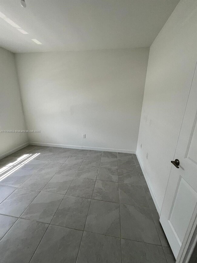 Building Photo - 9941 SW 228th Terrace