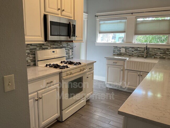 Building Photo - 1143 Wall St