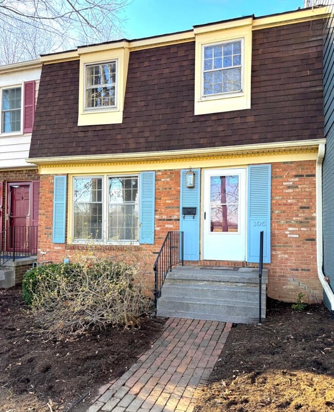 Building Photo - 105 Yorkshire Ct