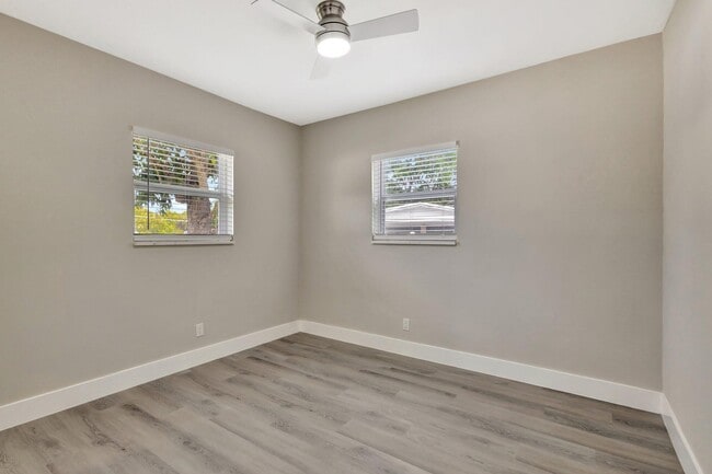 Building Photo - 1335 Lee St