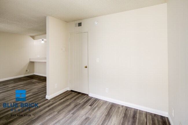 Building Photo - 451 S Harvard Blvd