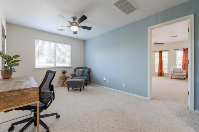 Building Photo - 9026 Hilltop Crossing Dr