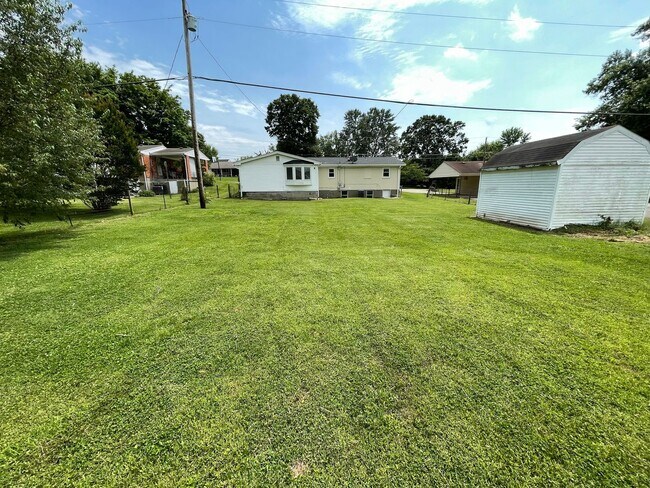 Building Photo - Updated 3BR Home on Rockbridge w/ Basement