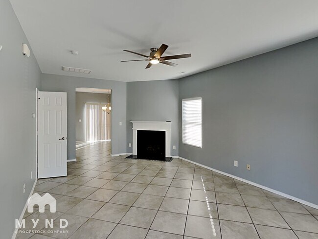 Building Photo - 918 Willow Wind Dr