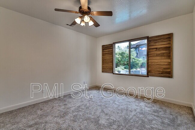 Building Photo - 2478 E Springs Dr