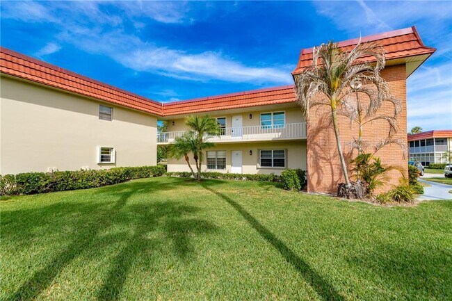 Building Photo - 6 Vista Palm Ln