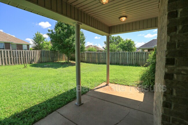 Building Photo - 3104 SW Tunica Ave
