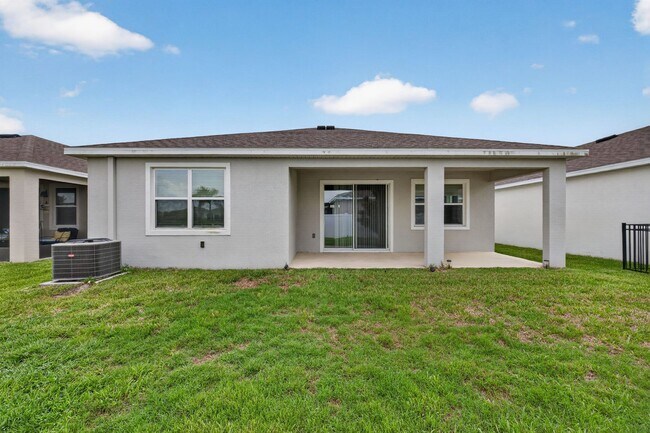 Building Photo - 4 Bedroom in Gated Community!