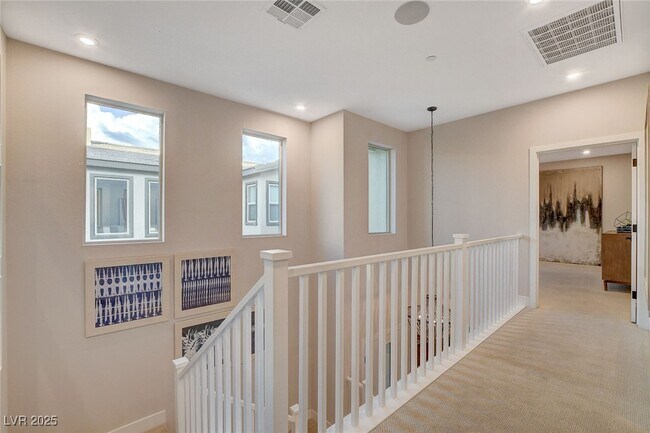 Building Photo - 3209 Vittoria Ave