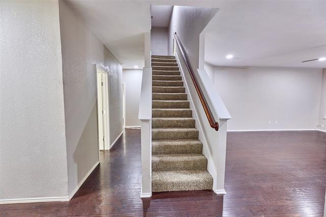 Building Photo - 2840 Clear Creek Dr