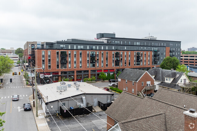 Building Photo - Hub Lexington Upper