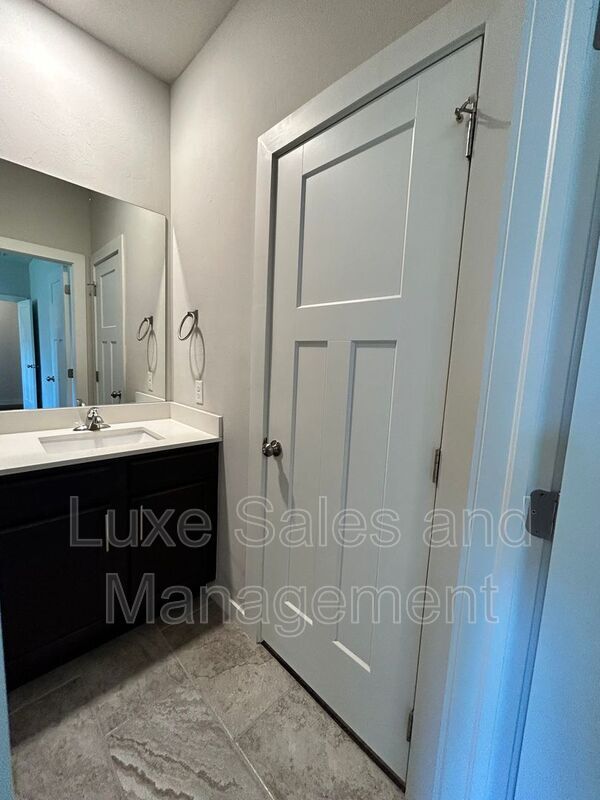 Building Photo - 2180 Buena Vida Ln