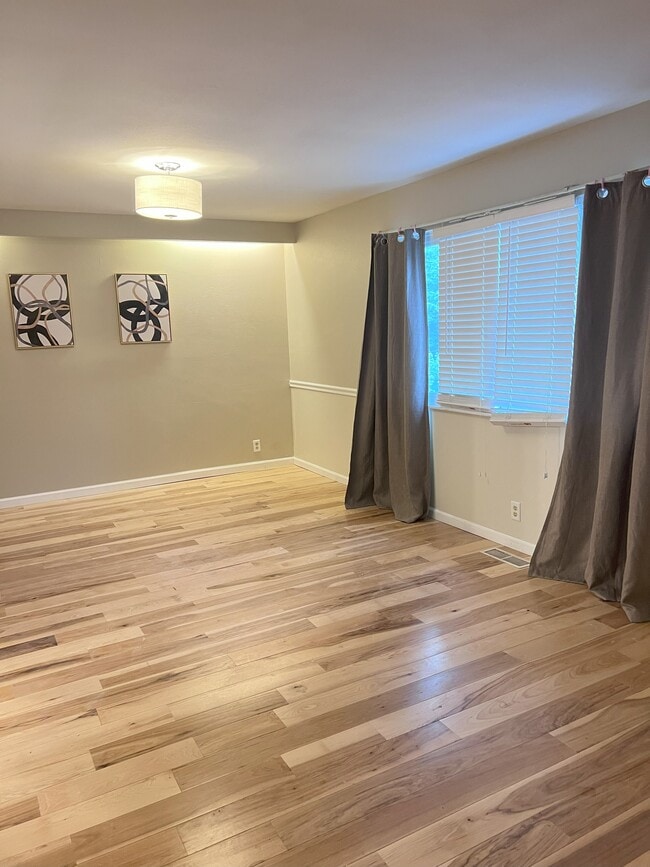 Building Photo - 141 San Angelo Dr