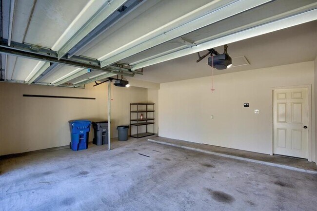 Building Photo - 4531 Long Creek Dr