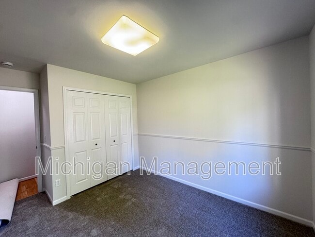Building Photo - 173 Algansee Dr