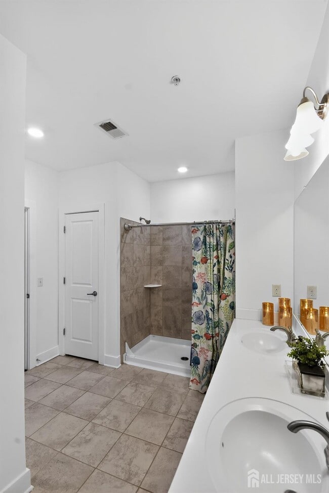 Building Photo - 626 Marion Ln