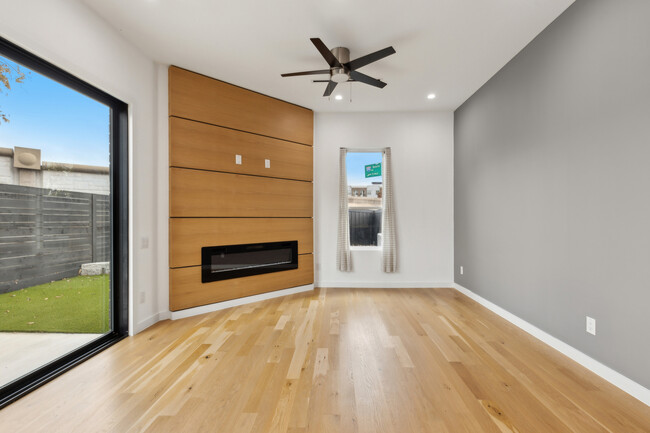 Building Photo - 2724 Hondo Ave