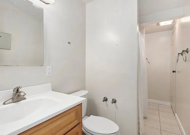 Building Photo - 1229 S Kilson Dr